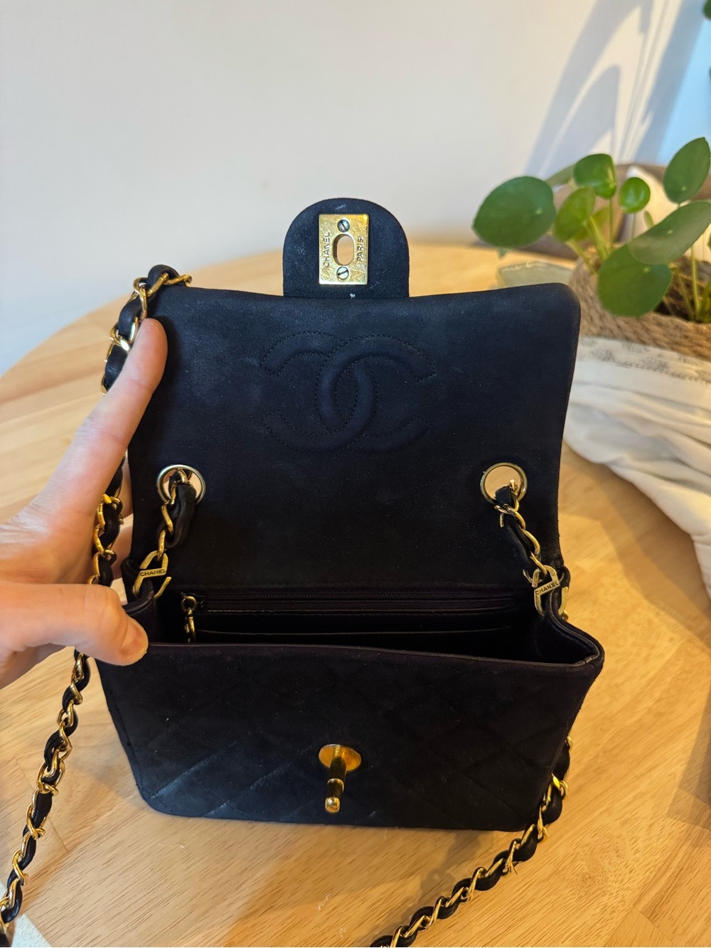 CHANEL Black Quilted Suede Crossbody with Gold Chain - Picture 14 of 16